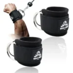 Sangles de poignet de musculation noires avec doubles anneaux en D pour entraînement à la machine à câble, offrant stabilité et force.